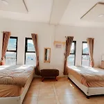 Tiga Mahkota homestay