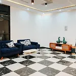 Tiga Mahkota homestay