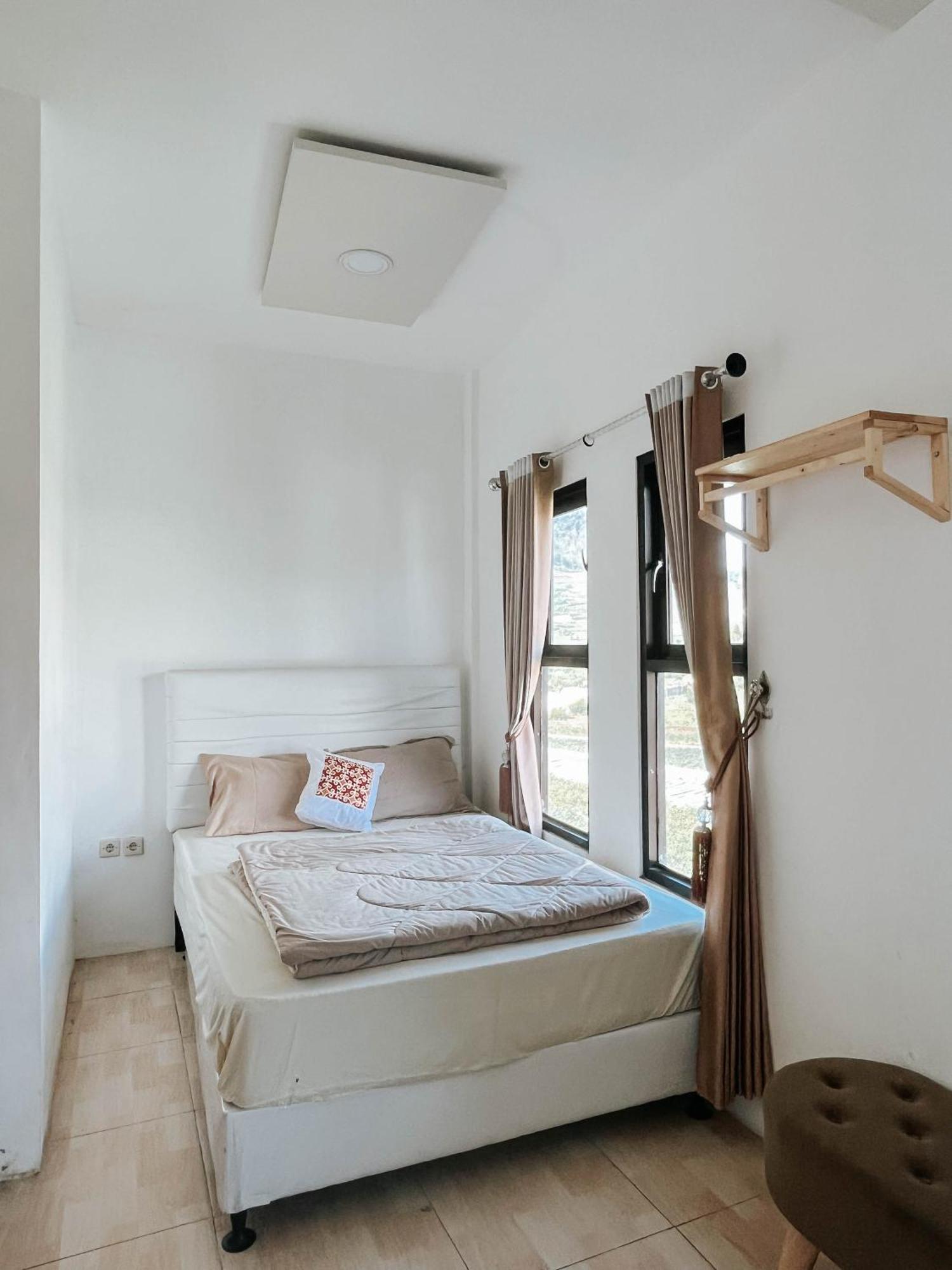 Tiga Mahkota Homestay Diyeng