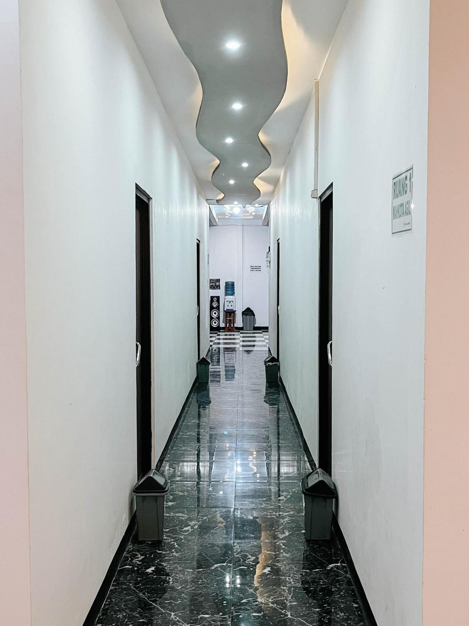 Tiga Mahkota Diyeng